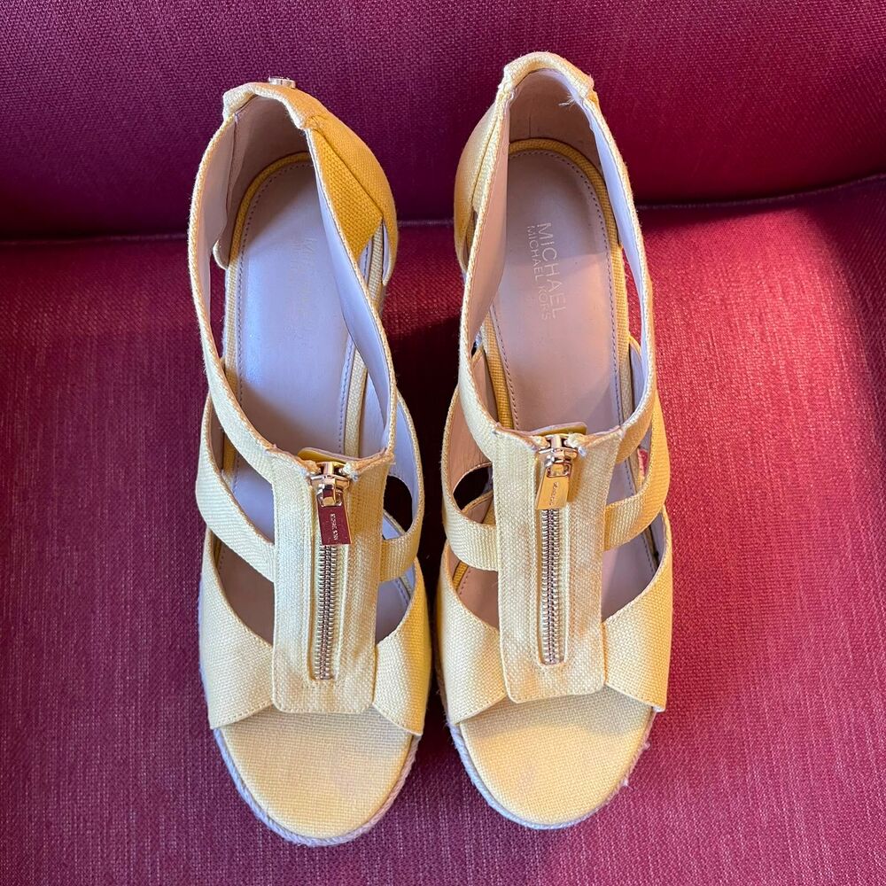 Michael Kors Yellow Canvas Espadrille Wedge Sandals Gold Zip Size 8.5 M Heels - Picture 8 of 8